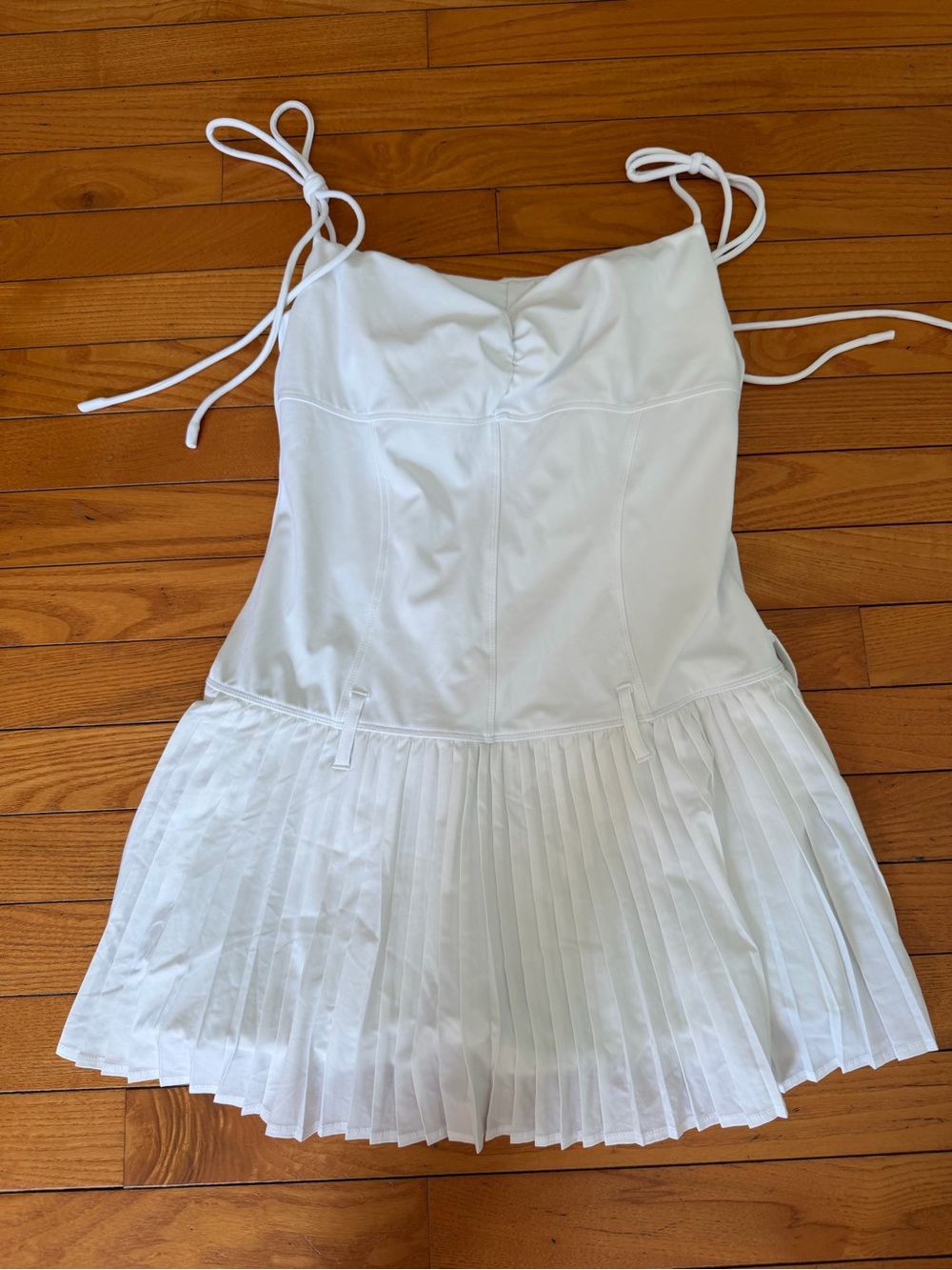 HALARA White Pleated Tie-Shoulder tennis Dress like new medium